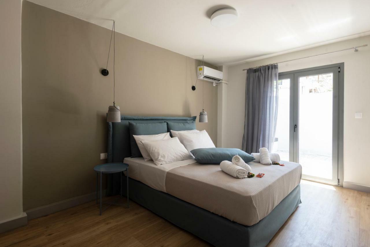 Groundfloor 2Br Apt With Smallyard Near The Heart Of Calamata Exterior foto