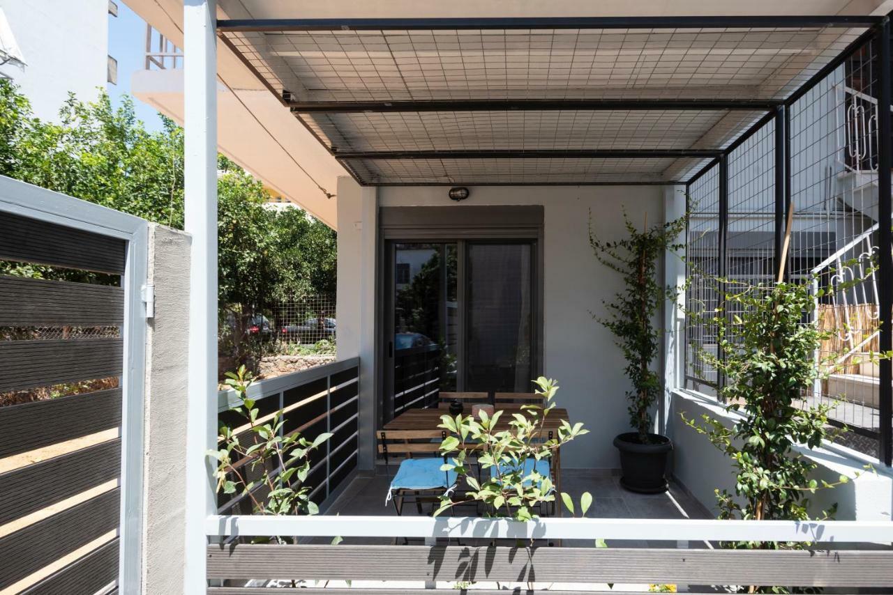Groundfloor 2Br Apt With Smallyard Near The Heart Of Calamata Exterior foto