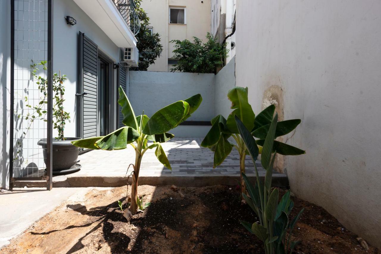 Groundfloor 2Br Apt With Smallyard Near The Heart Of Calamata Exterior foto