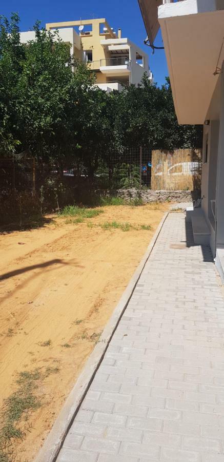 Groundfloor 2Br Apt With Smallyard Near The Heart Of Calamata Exterior foto